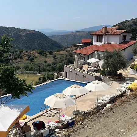 Sirince Citak Konaklari - Panoramik Manzarali Kral Dairesi * セルチュク